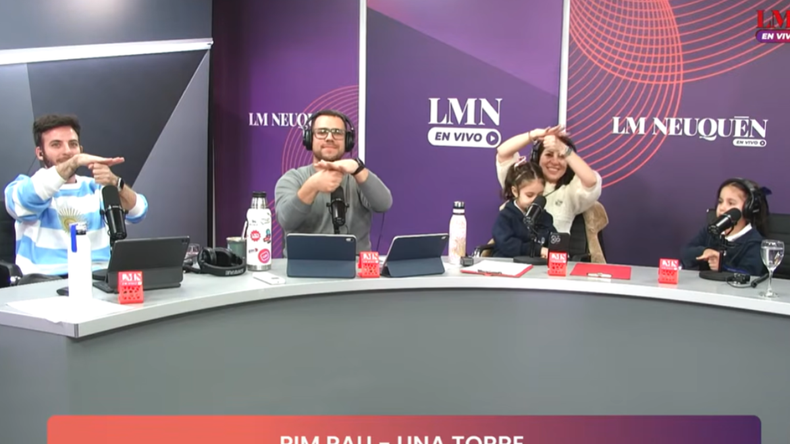 Pim Pau hizo bailar y cantar a los integrantes del streaming LM Neuquén en vivo | LM Neuquen Pim Pau hizo bailar y cantar a los integrantes del streaming LM Neuquén en vivo