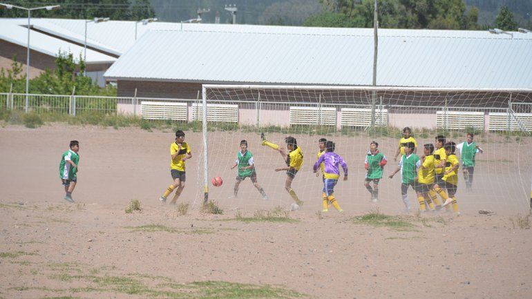 La Muni le quita la cancha a un club barrial del oeste