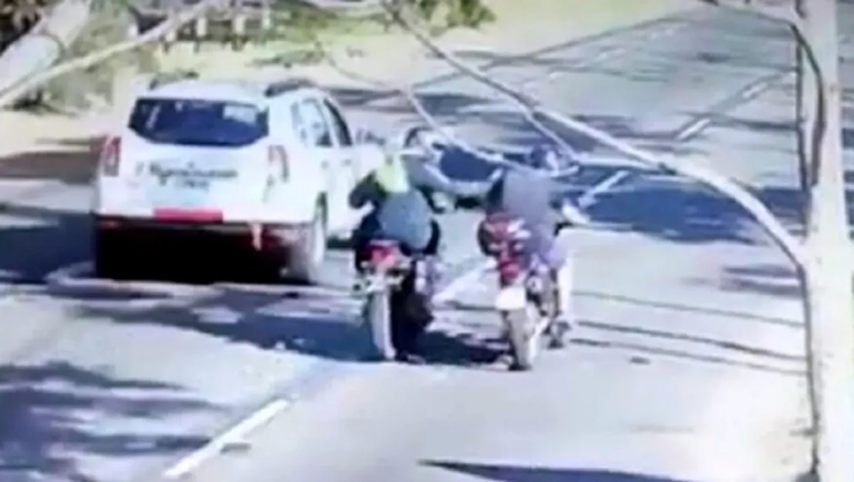 Tigre: balearon en la cara a un docente para robarle la moto