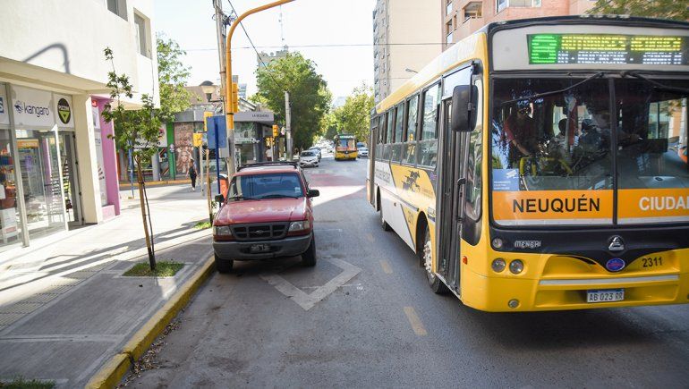 Autobuses Neuquén canceló los sueldos a los choferes
