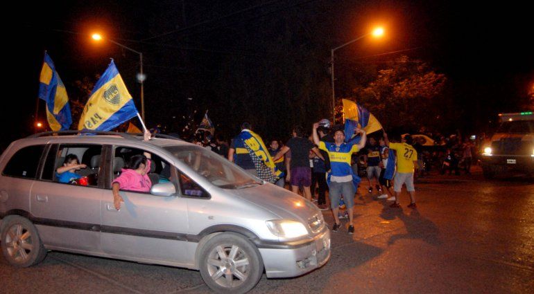 Hinchas de Boca salieron a las calles para festejar la Copa Argentina