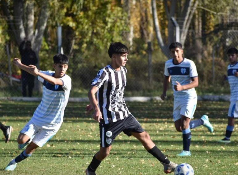 Maxi Ramos ya hace la pretemporada con el plantel superior de Cipo. 