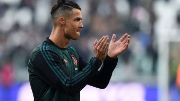 ¡un crack! ronaldo se baja el sueldo en casi 4 millones ¡un crack! ronaldo se baja el sueldo en casi 4 millones