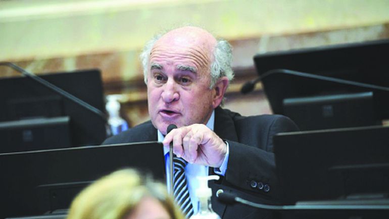 Para el senador Oscar Parrilli debe ser de por lo menos dos dígitos. Para el senador Oscar Parrilli debe ser de por lo menos dos dígitos.