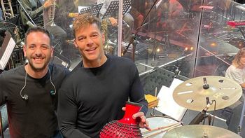 Ariel Sánchez, el baterista de Rada Tilly, Chubut, en la banda de Ricky Martin. Ariel Sánchez, el baterista de Rada Tilly, Chubut, en la banda de Ricky Martin.