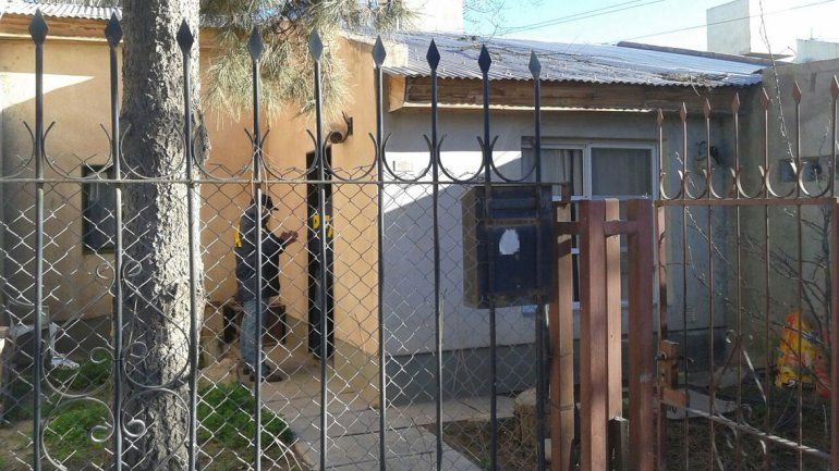 De la vivienda la Federal secuestró computadoras