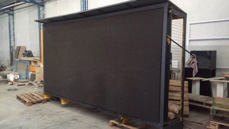 La pantalla estaba escondida en un depósito de calle Montevideo al 600.