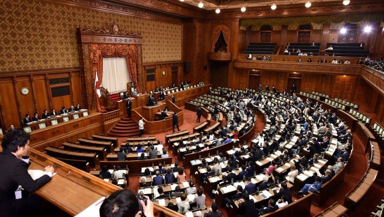 Japón eleva la edad de consentimiento sexual a los 16 años