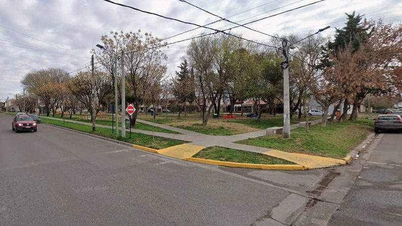 Investigan un femicidio: hallan una mujer muerta dentro de una camioneta en barrio Cumelén | LM Neuquen Investigan un femicidio: hallan una mujer muerta dentro de una camioneta en barrio Cumelén