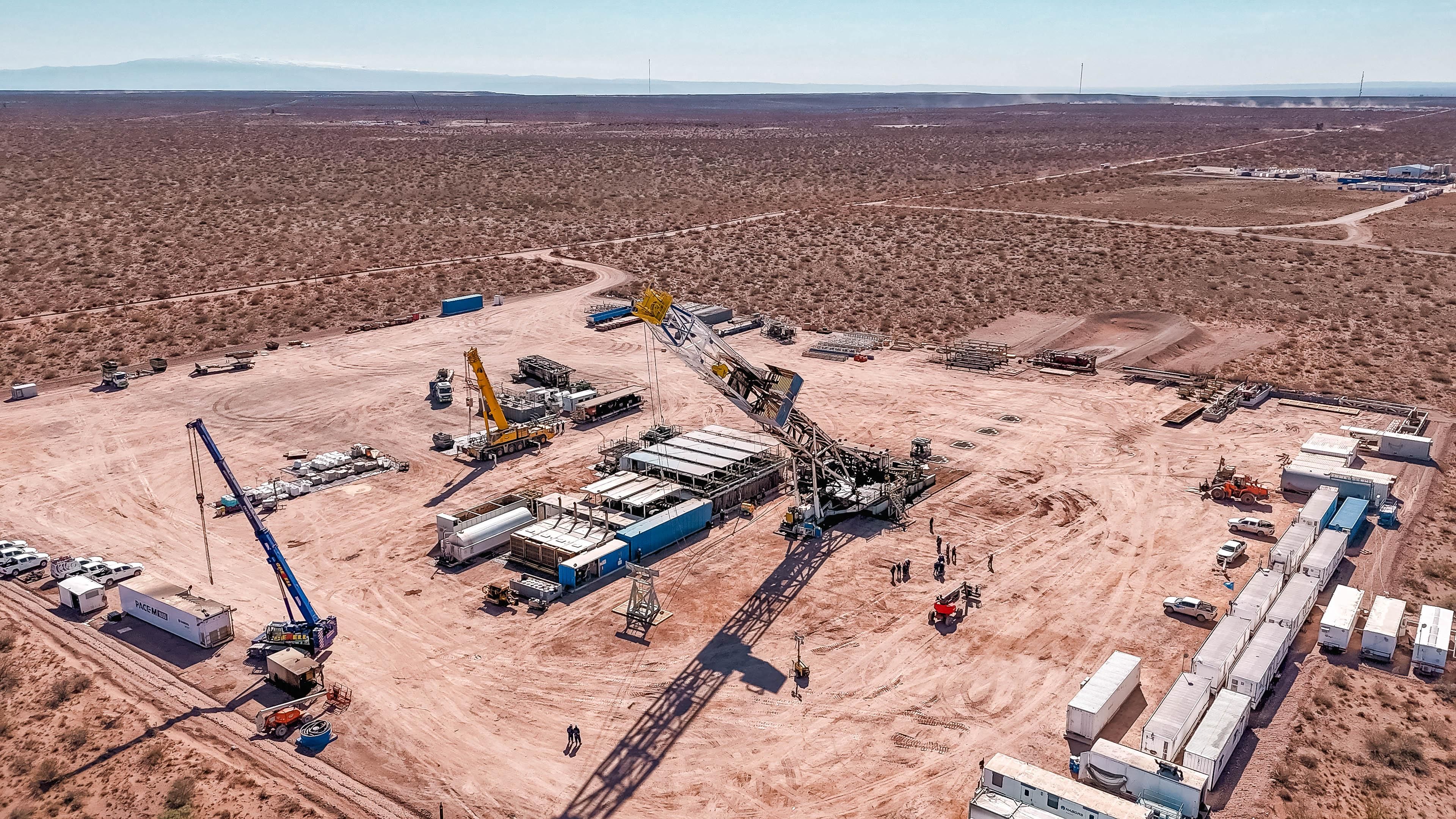La CEPH proyectó un superávit comercial para el cierre de esta década.