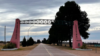 En Lonquimay, en La Pampa, hay un escándalo con el jefe de la subcomisaría En Lonquimay, en La Pampa, hay un escándalo con el jefe de la subcomisaría