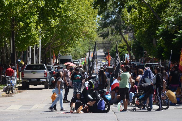 La semana comienza con protestas en toda la provincia: ¿Cómo afectan?