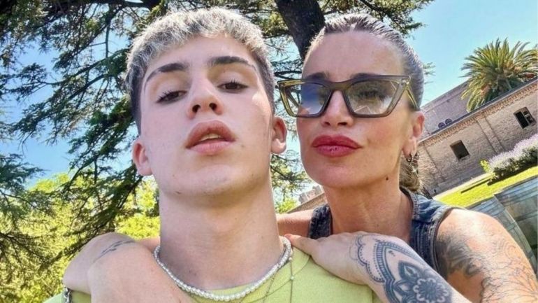 Flor Peña y su hijo Juan Otero Flor Peña y su hijo Juan Otero