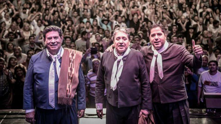 En plena actuación de Los Manseros, Onofre Paz echó a su hijo