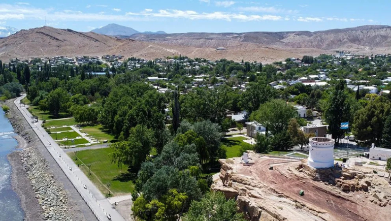 Tras una brutal golpiza en Navidad un joven de Chos Malal fue derivado al hospital Castro Rendón