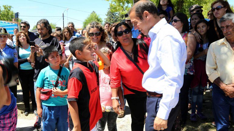 Omar Gutiérrez anunció la construcción de 20 viviendas.&nbsp;