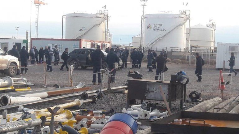 Enfrentamiento de UOCRA en yacimiento de Shell: 50 disparos y tres heridos, uno grave