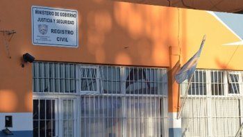 sortearon el apellido de su hijo porque no se ponian de acuerdo sortearon el apellido de su hijo porque no se ponian de acuerdo