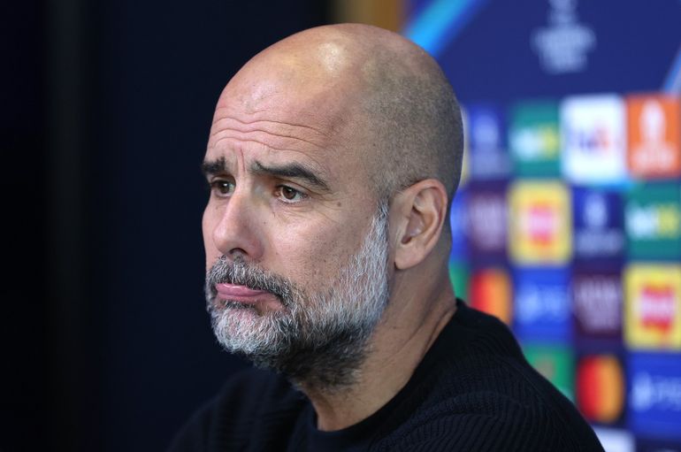 Pep Guardiola no ocultó su enojo en la conferencia de prensa post 3 a 3 contra Feyenord. 