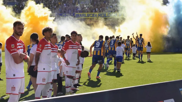 Estallaron las redes: los memes de la eliminación de Rosario Central y el pasillo de Estudiantes