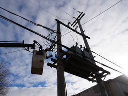 Desde la empresa distribuidora del suministro eléctrico informaron nuevos cortes de luz para este jueves. Foto: Archivo. Desde la empresa distribuidora del suministro eléctrico informaron nuevos cortes de luz para este jueves. Foto: Archivo.