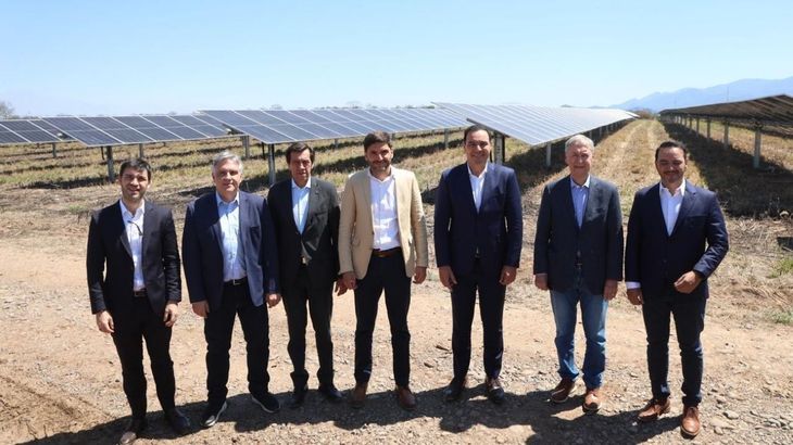 La estrategia oficial busca garantizar viabilidad legislativa mediante consensos federales que respalden los proyectos prioritarios del Ejecutivo. La estrategia oficial busca garantizar viabilidad legislativa mediante consensos federales que respalden los proyectos prioritarios del Ejecutivo.