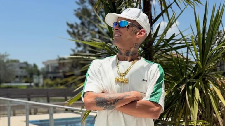 L-Gante sorprendió por su nueva casa, moderna, minimalista y con vista a la laguna. L-Gante sorprendió por su nueva casa, moderna, minimalista y con vista a la laguna.