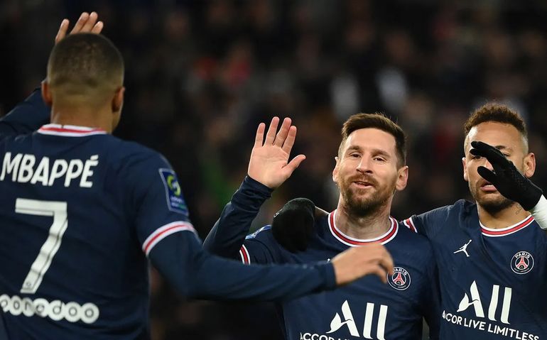 Messi se redimió con un golazo en el PSG y se fue aplaudido