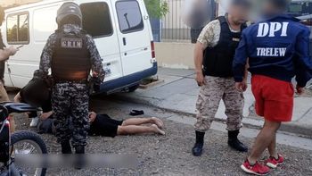 Chubut: los seis integrantes de la banda fueron detenidos tras una persecución por Ruta 3. Chubut: los seis integrantes de la banda fueron detenidos tras una persecución por Ruta 3.