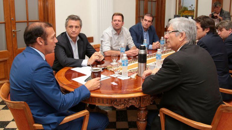 Empresarios piden reabrir el mercado de frutas a Brasil