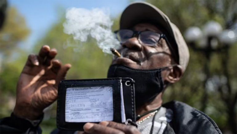 Washington aprueba un programa que ofrece porro gratis a quienes se vacunen