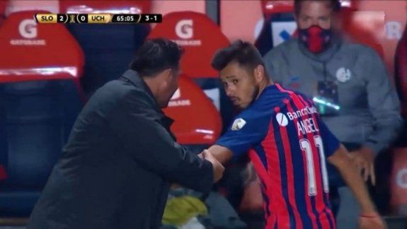 Dabove y Romero se cruzaron feo cuando lo cambió: ¿Qué dijo el DT del Ciclón?