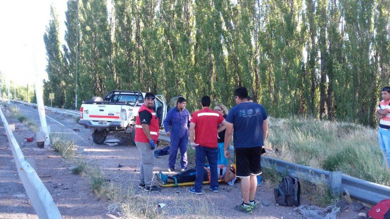Chocaron dos camionetas petroleras sobre Ruta 7: un muerto y un herido grave