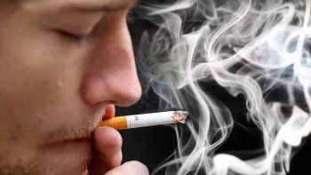 tabacalera debera pagar $5 millones a un hombre que sufrio un infarto por fumar