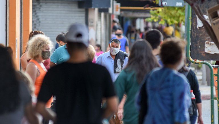 Testeo en la calle: el 15% de los neuquinos aún no aprende a usar barbijos