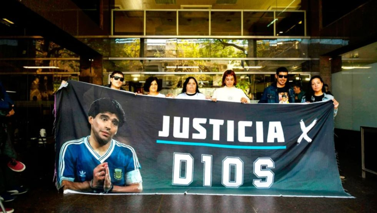 La Justicia confirmó el nuevo juicio por la muerte de Diego Maradona