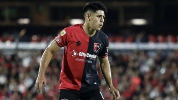 Saúl Salcedo, futbolista de Newells, se accidentó gravemente en el Chaco: murió una persona. Saúl Salcedo, futbolista de Newells, se accidentó gravemente en el Chaco: murió una persona.