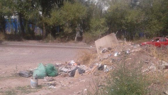 Ahora escrachan por Facebook a  los vecinos sucios