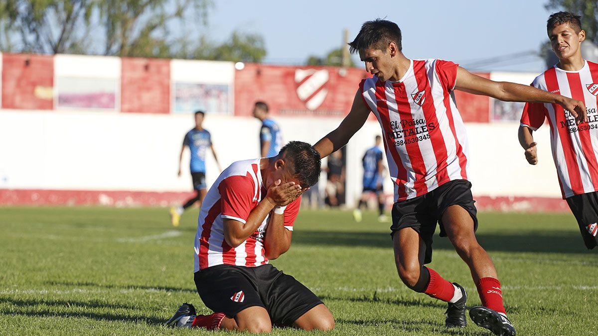 Independiente le ganó a Centenario y crece la ilusión del ascenso thumbnail