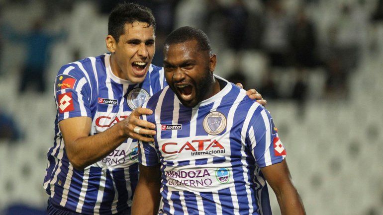 Definición del torneo. sería un batacazo; en las apuestas abona $100.