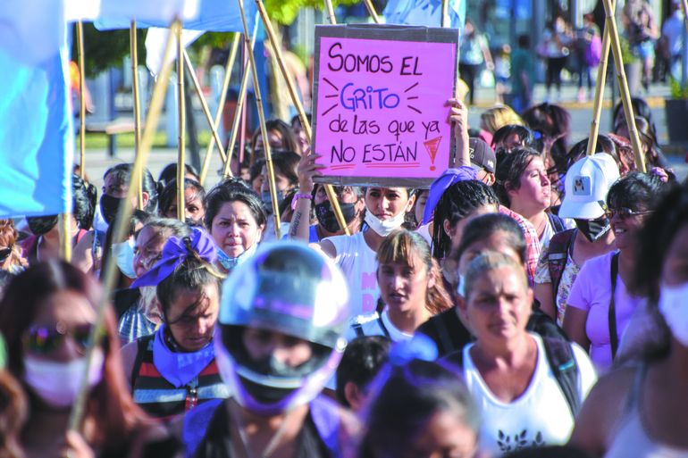 Las denuncias de mujeres víctimas de violencia en la ciudad de Neuquén en 2021 se incrementó respecto de 2020. Las denuncias de mujeres víctimas de violencia en la ciudad de Neuquén en 2021 se incrementó respecto de 2020.