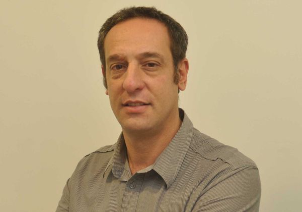 El que gana lidera y el que pierde...