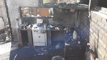 el dolor de la unica sobreviviente del incendio en el barrio islas malvinas el dolor de la unica sobreviviente del incendio en el barrio islas malvinas