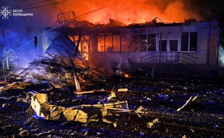 Rusia atacó Ucrania con 465 drones y 32 misiles: lo dejó sin luz, gas ni agua, y mató a un niño Rusia atacó Ucrania con 465 drones y 32 misiles: lo dejó sin luz, gas ni agua, y mató a un niño