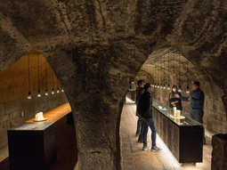 Cerca de tres millones de viajeros se dieron cita en 2023 en las 37 Rutas del Vino de España. Cerca de tres millones de viajeros se dieron cita en 2023 en las 37 Rutas del Vino de España.