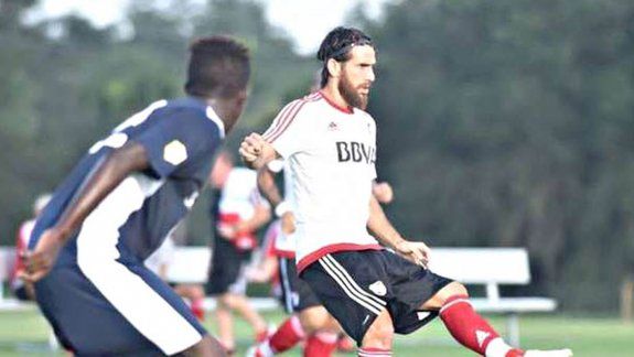 El emblema Leonardo Ponzio jugó para los titulares.