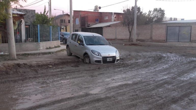La Muni hará desagües clocales en el barrio Confluencia