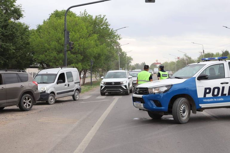 Choque en cadena de cinco vehículos en la ex Ruta 22 frente a la terminal: caos de tránsito