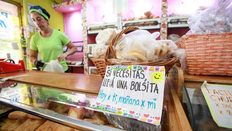 El gran gesto solidario de una panadería que llena la panza y el alma