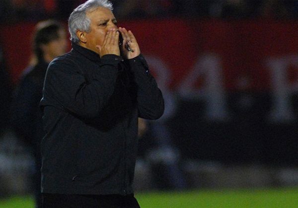 Américo Gallego dejó de ser el técnico de Newells